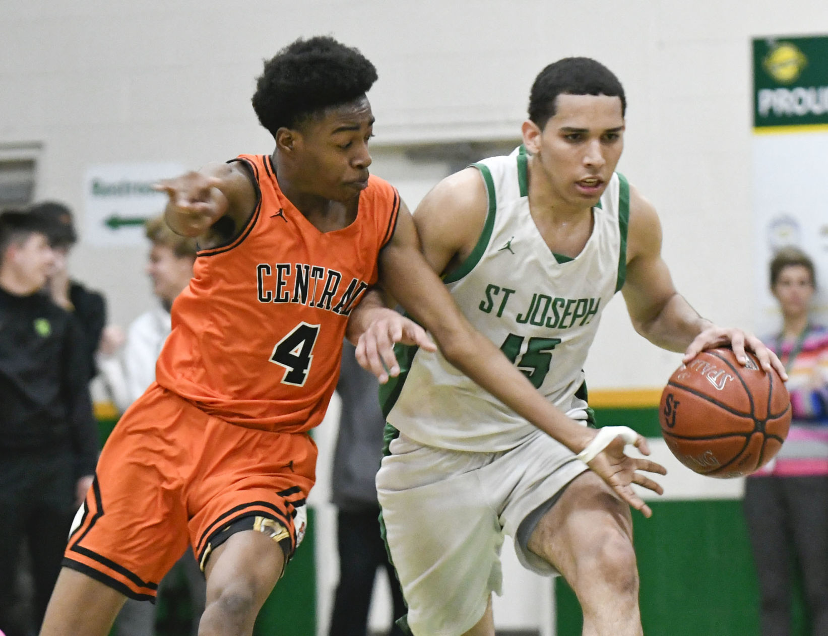 022020 Fresno C vs SJ basketball 14.jpg